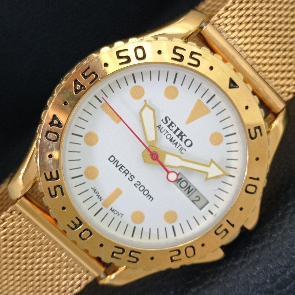 Vintage 1979 Seiko Diver Automatic Mens Gold Watch WDaydate  White Accents